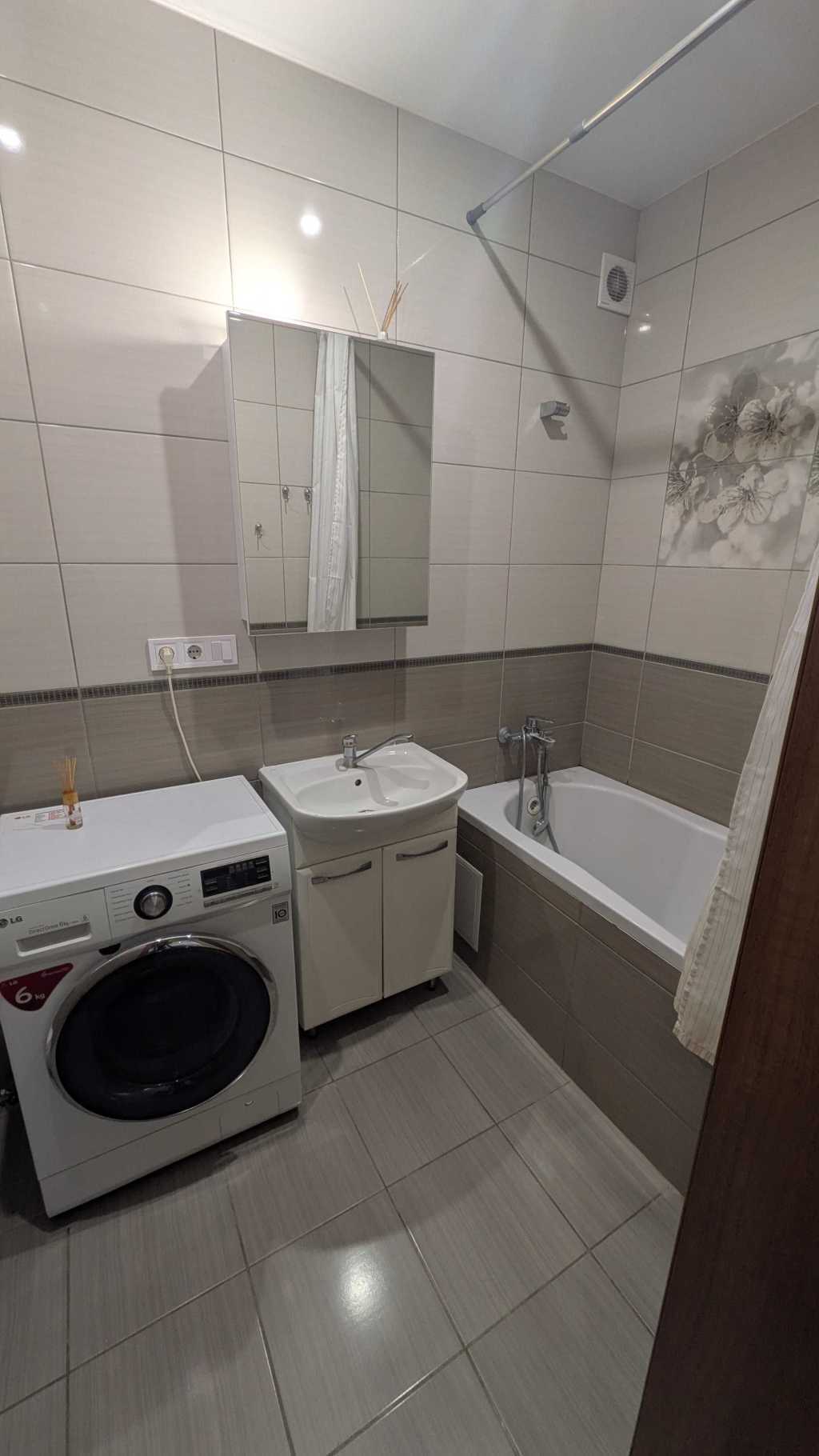 Продажа 3-комнатной квартиры 90 м², Олексы Тихого ул., 4