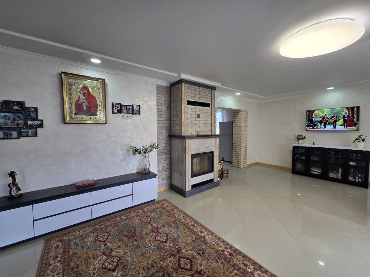 Продаж будинку 269 м², Озерна вул.