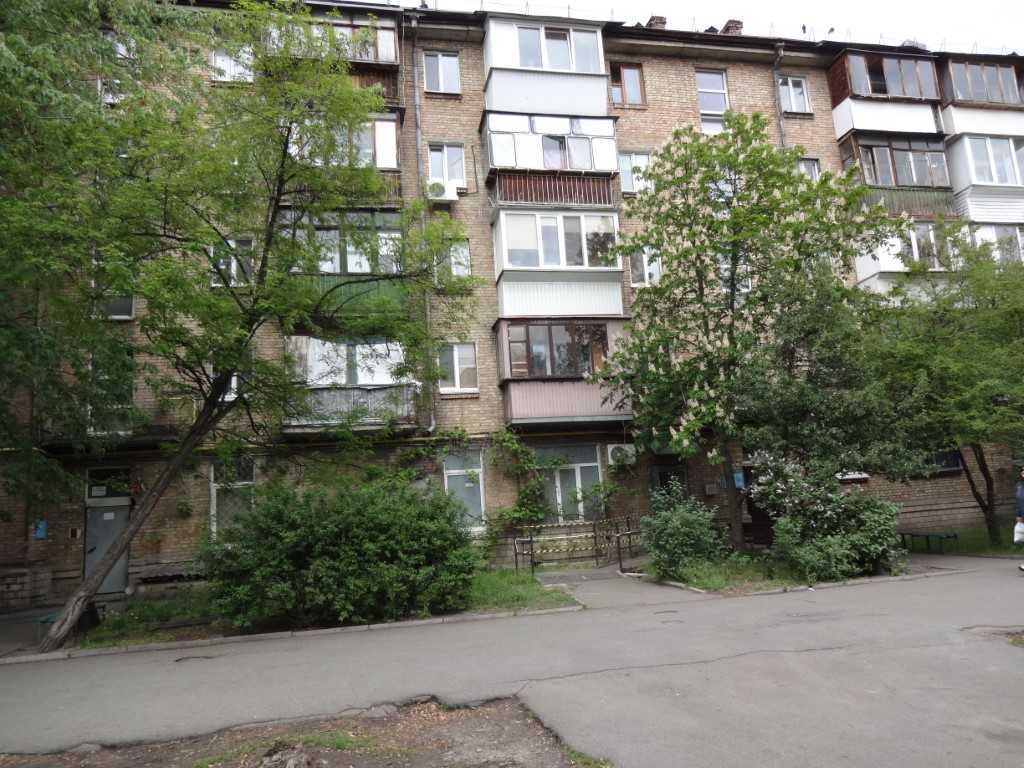 Продажа 3-комнатной квартиры 57 м², Привокзальная ул., 12