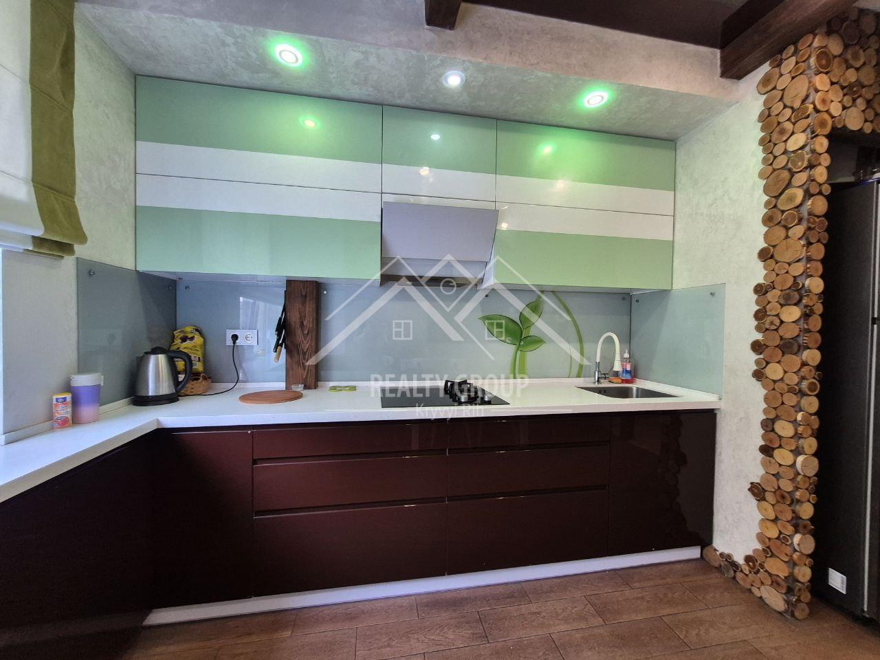 Продажа 3-комнатной квартиры 72 м², Вечерний бул.