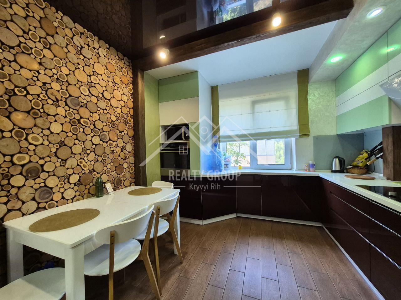 Продажа 3-комнатной квартиры 72 м², Вечерний бул.