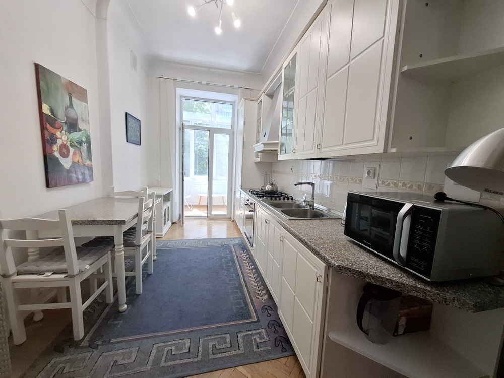 Аренда 3-комнатной квартиры 100 м², Институтская ул., 16