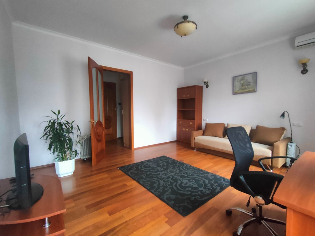 Аренда 3-комнатной квартиры 90 м², Институтская ул., 24/7