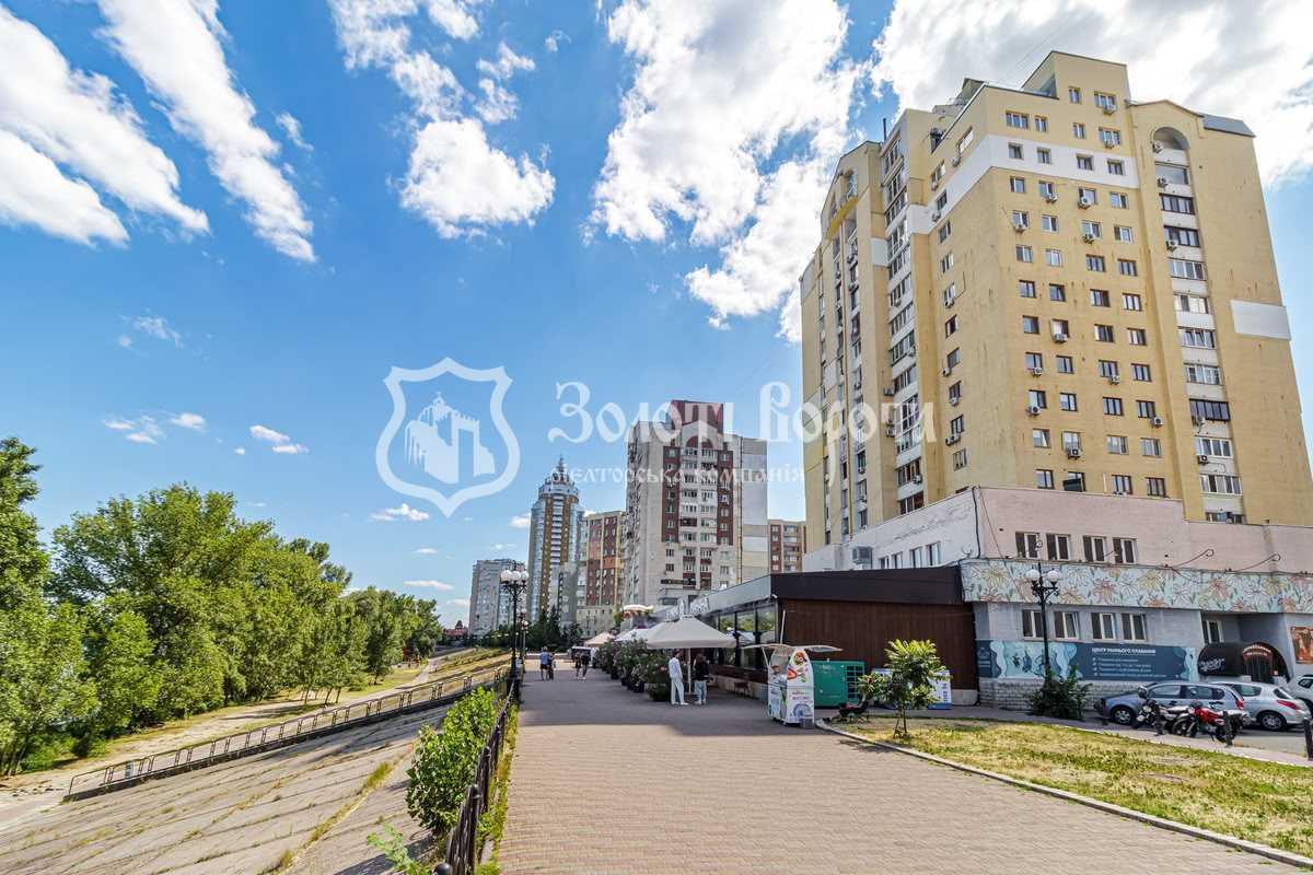 Продажа 3-комнатной квартиры 118 м², Героев Сталинграда просп., 14Г