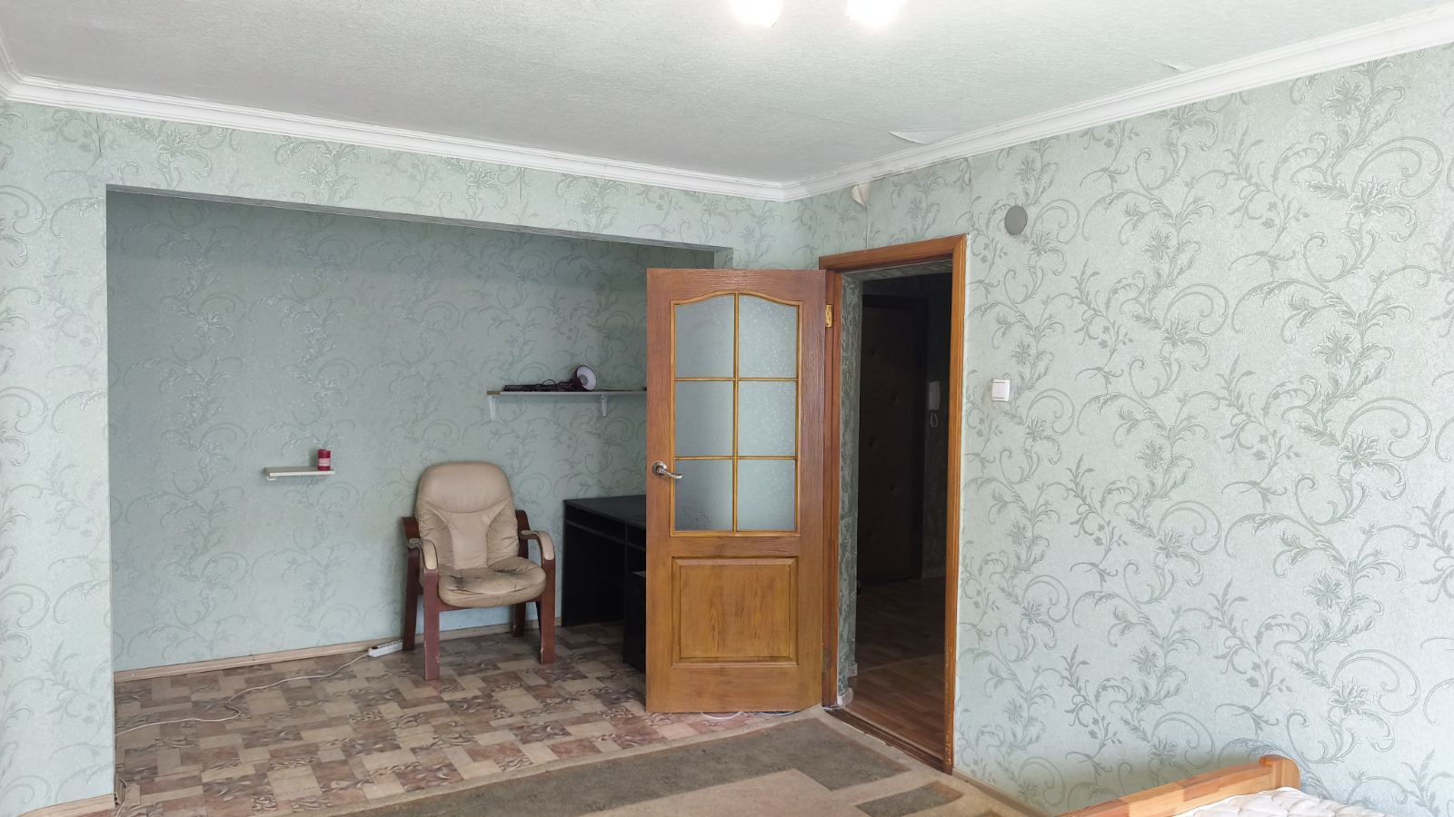 Продаж 1-кімнатної квартири 38 м², Роганська вул.
