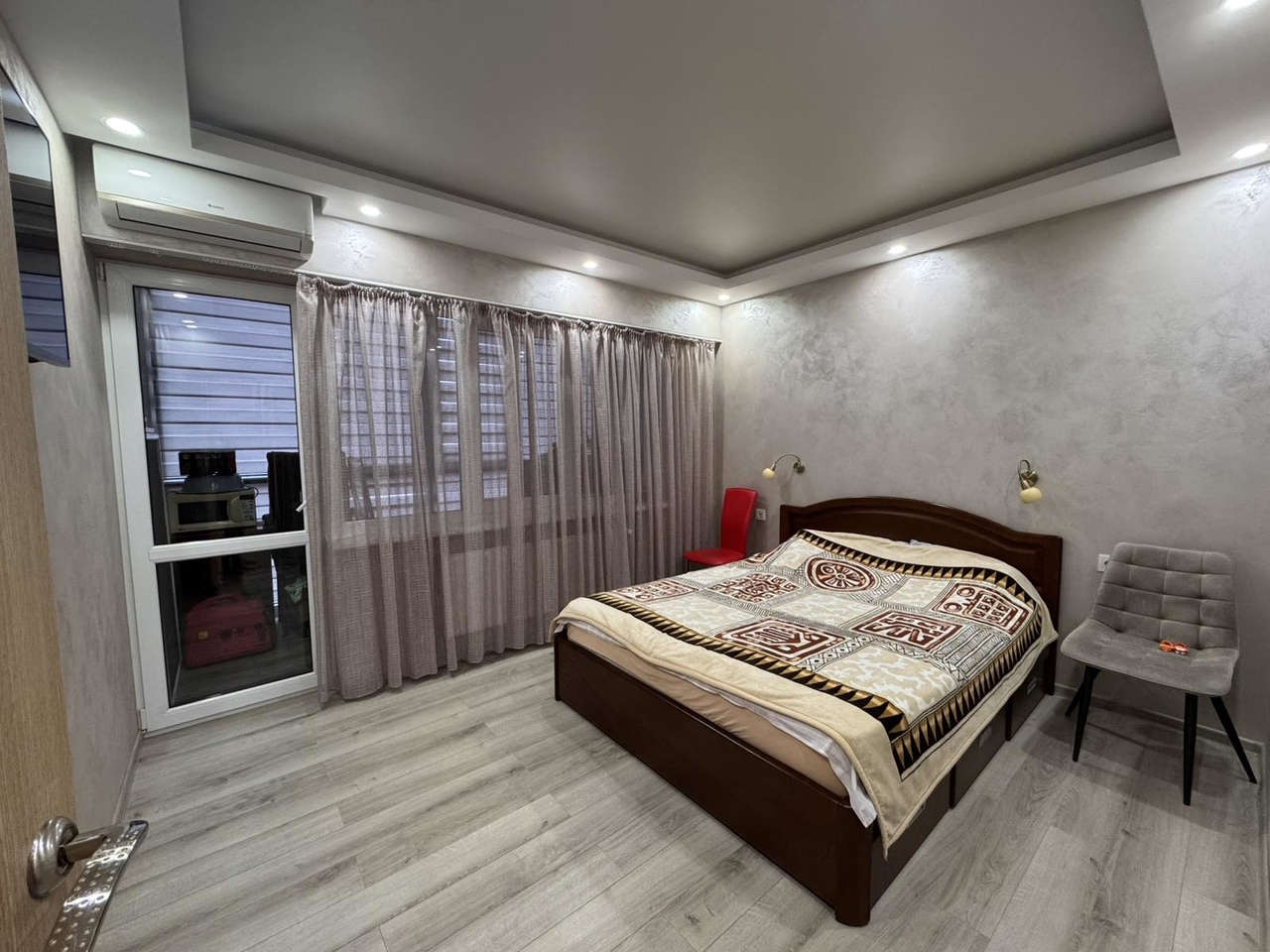 Продаж 3-кімнатної квартири 86 м², Січеславська вул., 6