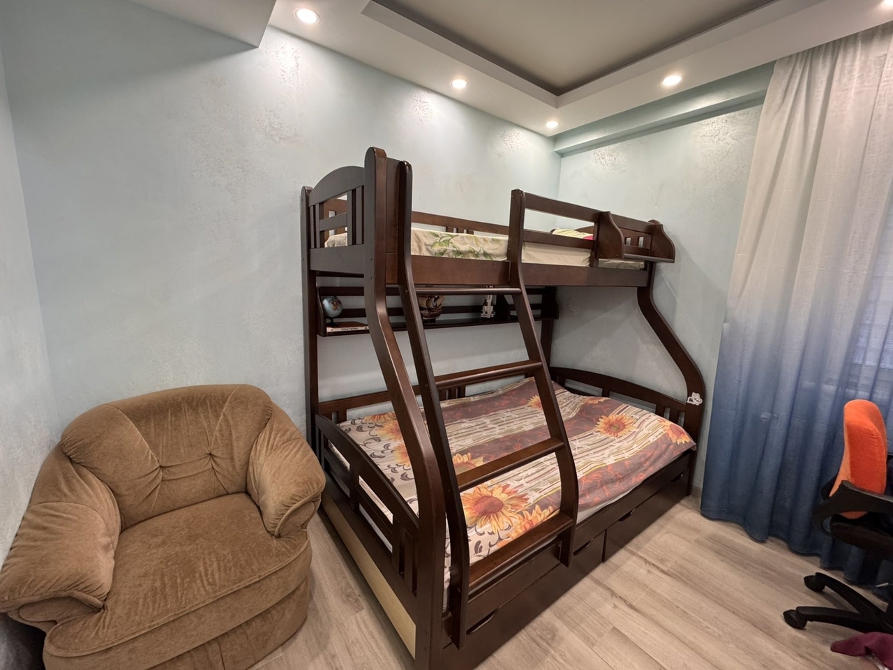 Продаж 3-кімнатної квартири 86 м², Січеславська вул., 6