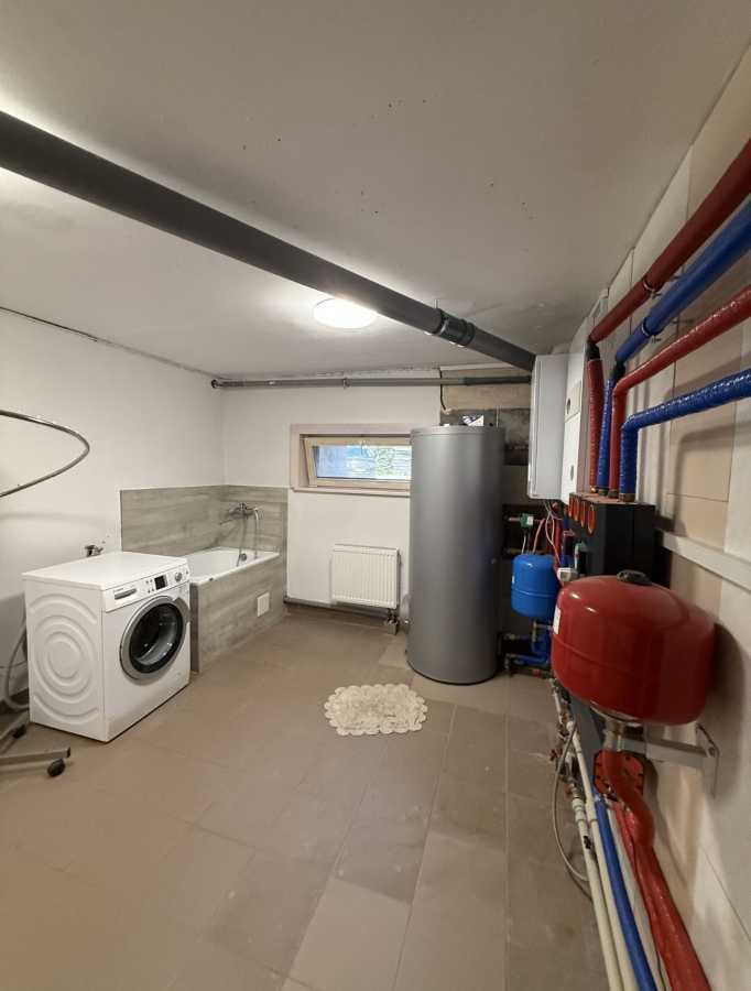 Оренда будинку 300 м², Лісова