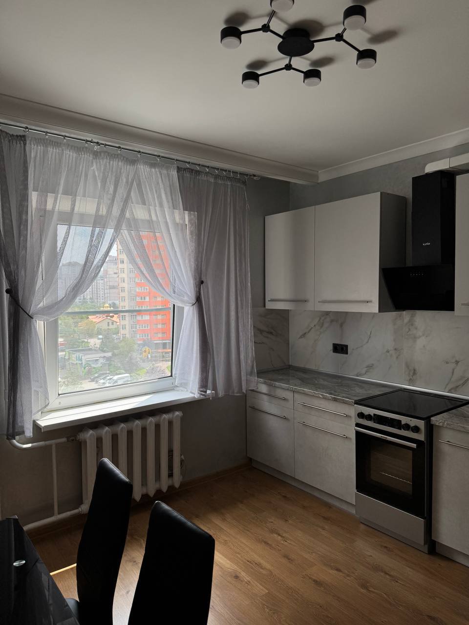 Оренда 2-кімнатної квартири 64 м², Олени Пчілки вул., 4