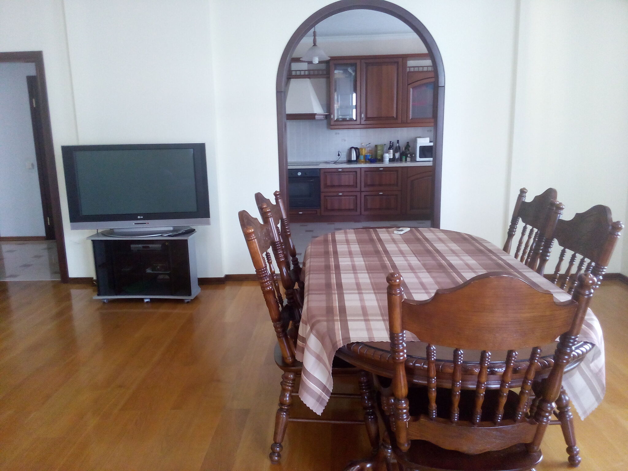 Аренда 3-комнатной квартиры 120 м², Паньковская ул.