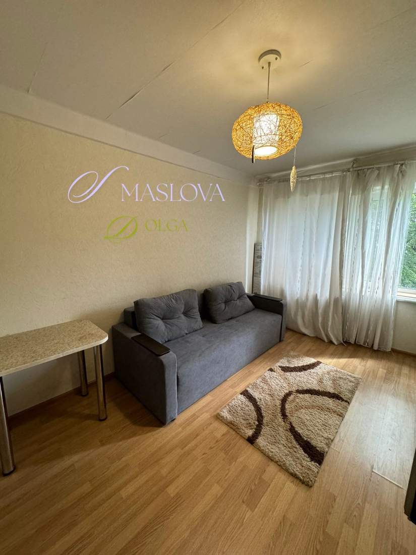 Продаж 2-кімнатної квартири 45 м², Салютна вул., 25
