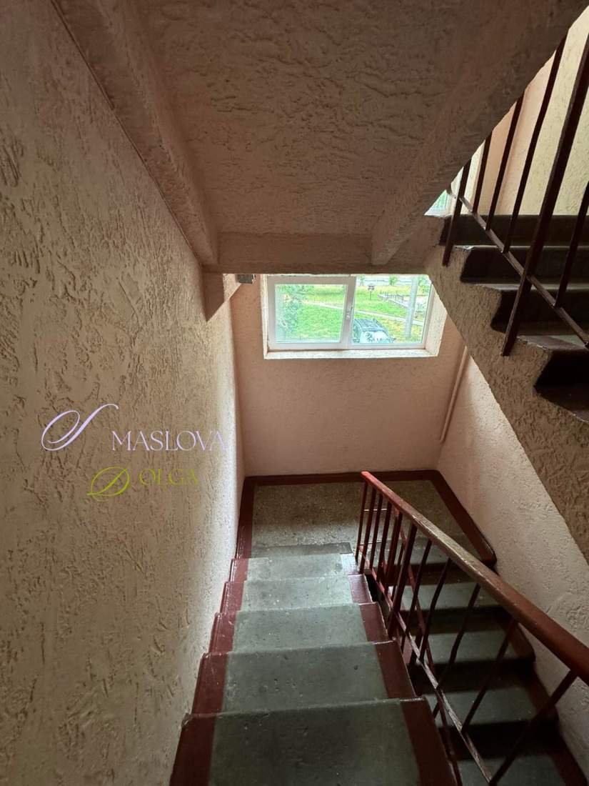 Продаж 2-кімнатної квартири 45 м², Салютна вул., 25
