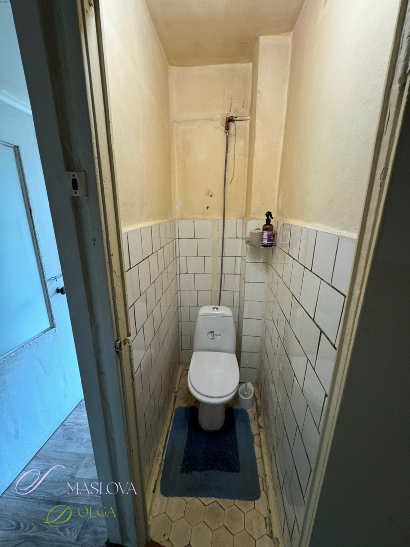 Продаж 2-кімнатної квартири 45 м², Салютна вул., 25