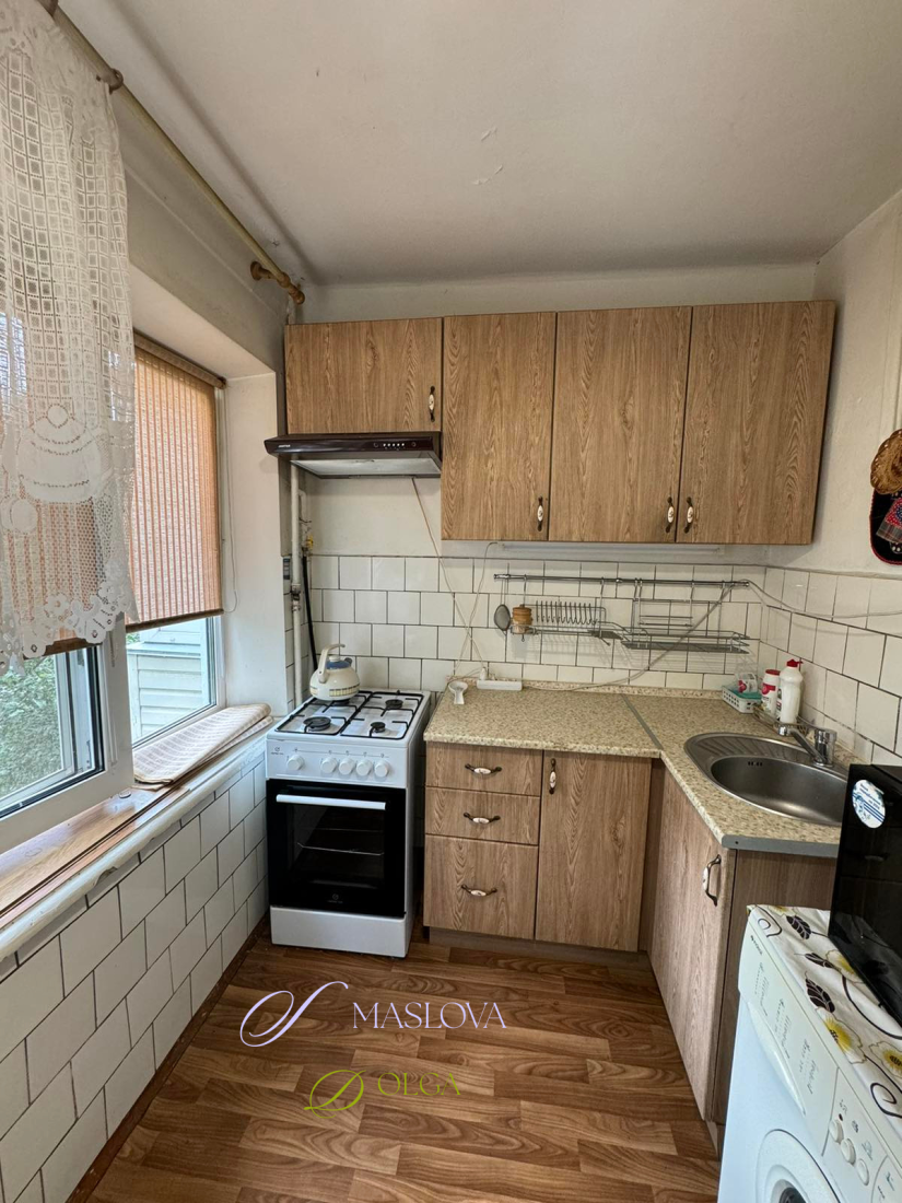 Продаж 2-кімнатної квартири 45 м², Салютна вул., 25