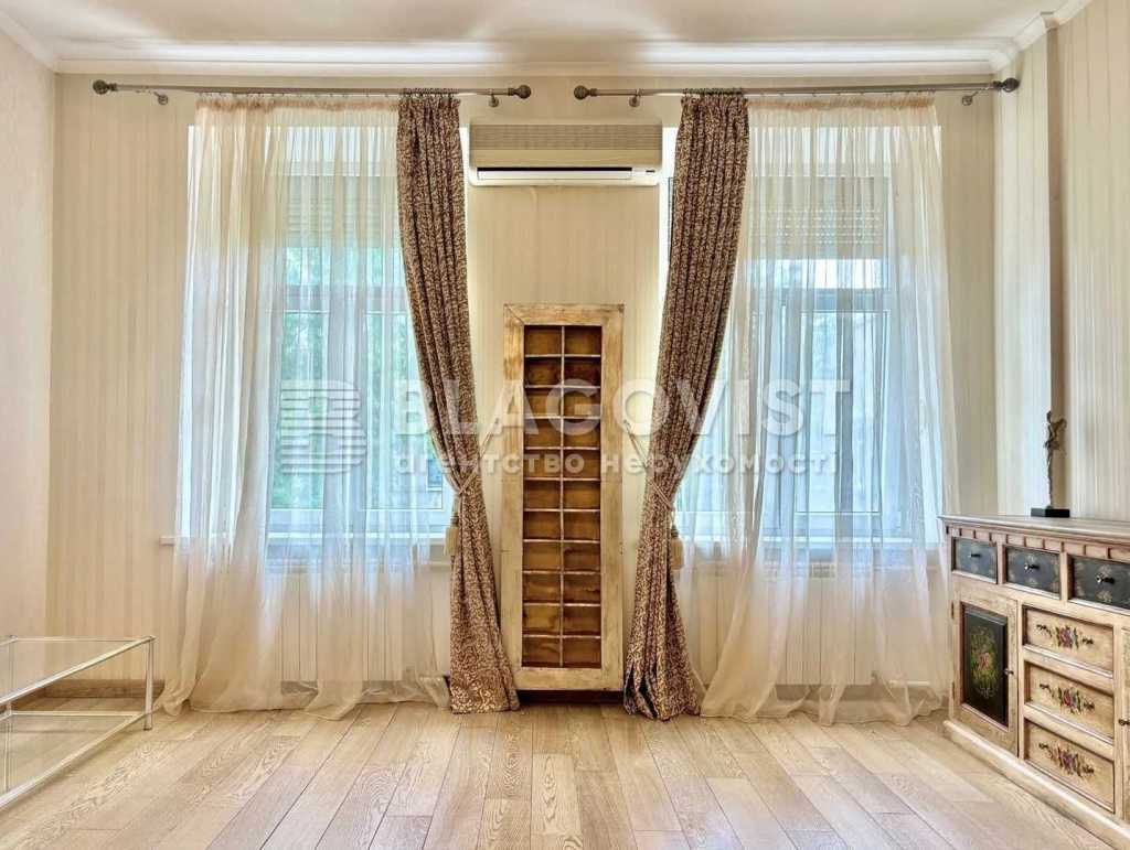 Продажа 2-комнатной квартиры 74 м², Институтская ул., 24/7
