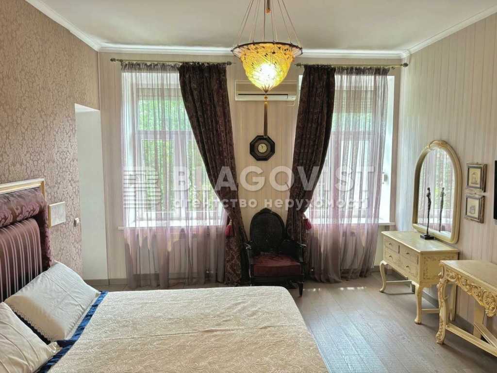 Продажа 2-комнатной квартиры 74 м², Институтская ул., 24/7