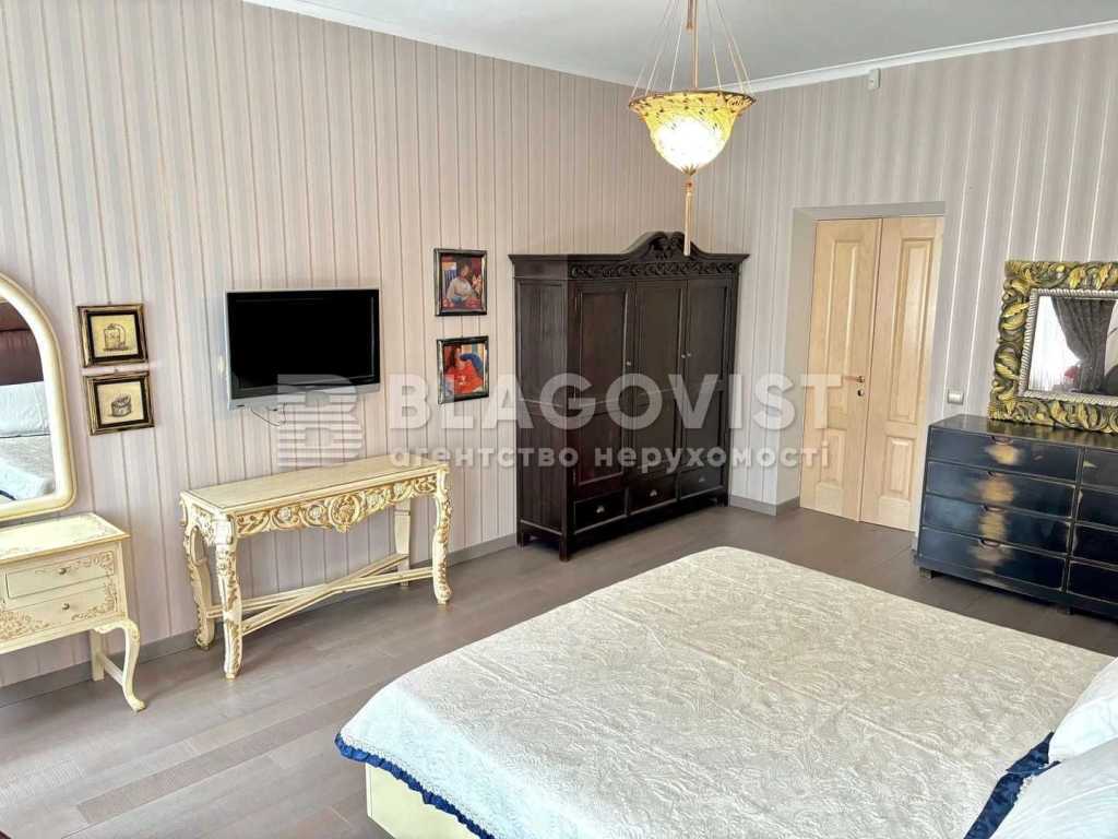 Продажа 2-комнатной квартиры 74 м², Институтская ул., 24/7