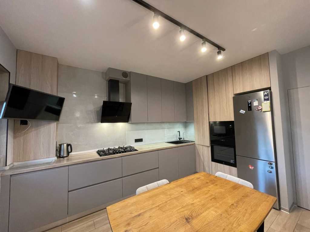 Продаж 2-кімнатної квартири 72 м², Богдана Ступки пров.