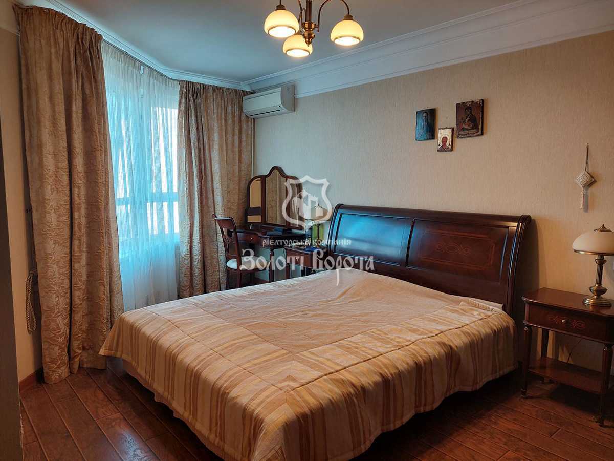 Продажа 5-комнатной квартиры 232 м², Александра Мишуги ул., 2