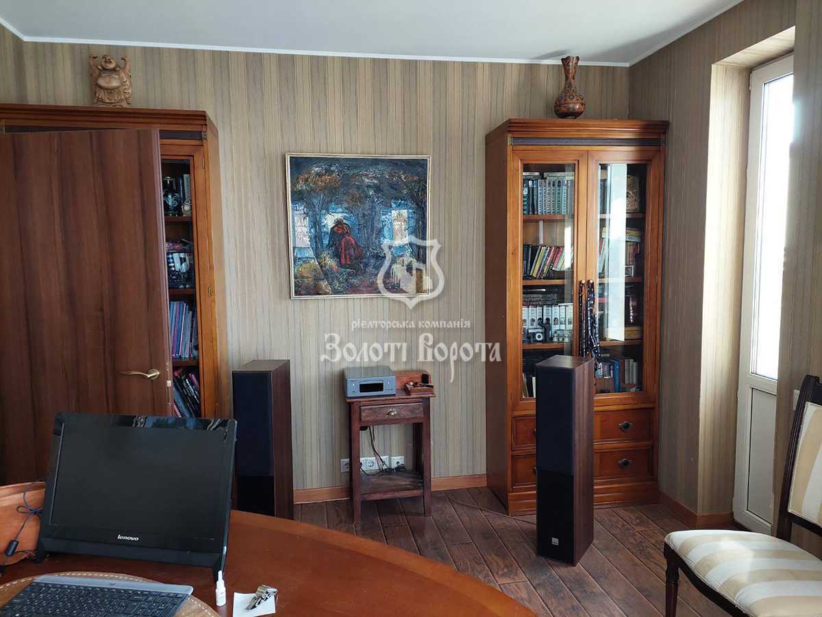 Продажа 5-комнатной квартиры 232 м², Александра Мишуги ул., 2
