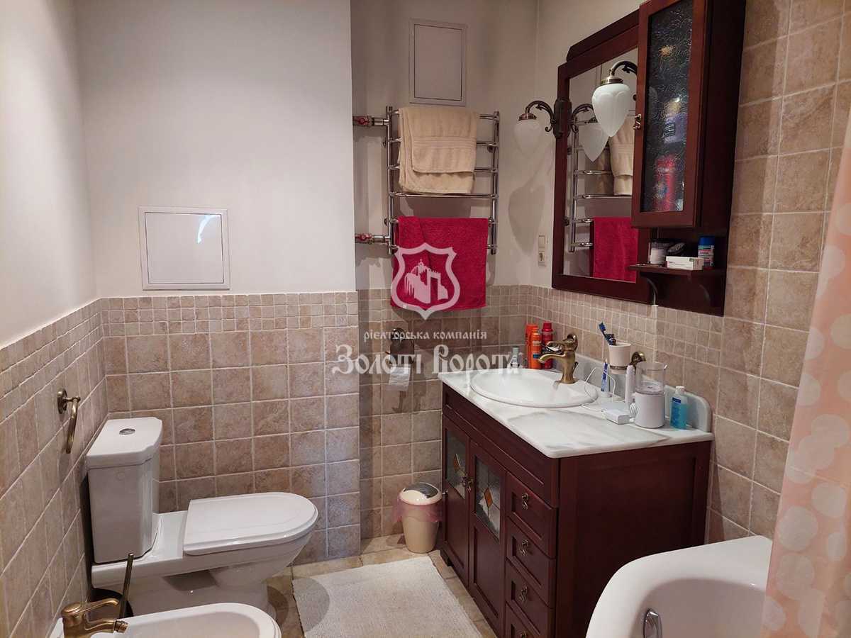 Продажа 5-комнатной квартиры 232 м², Александра Мишуги ул., 2