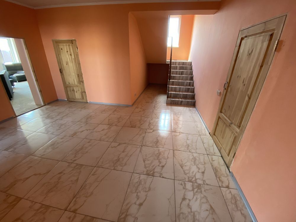 Оренда будинку 420 м²