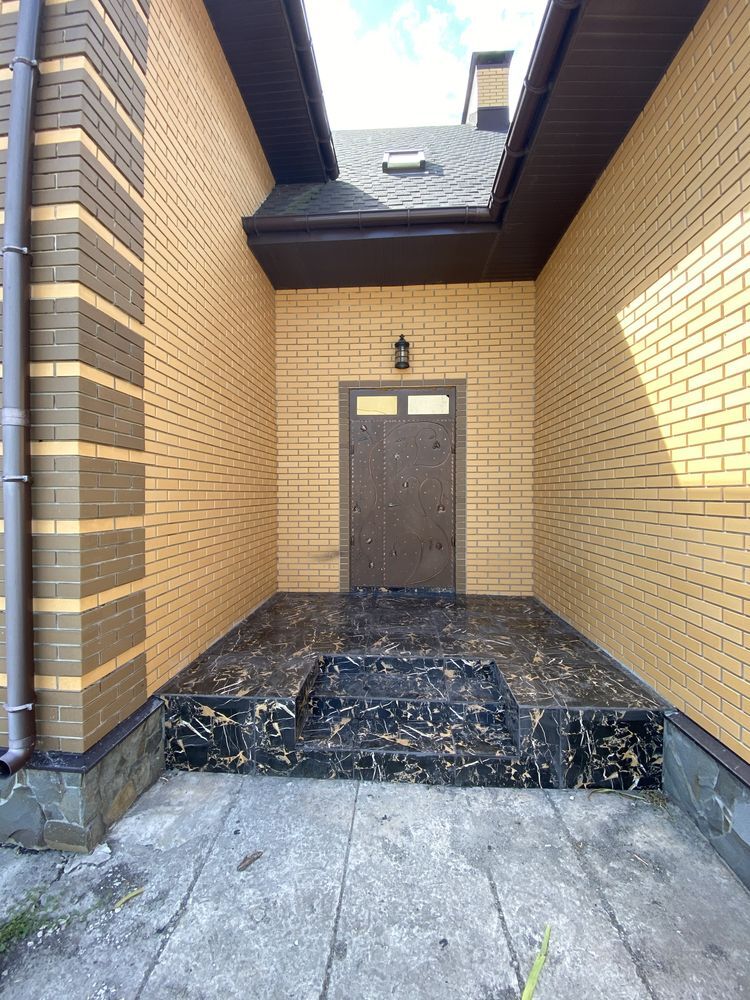 Оренда будинку 420 м²
