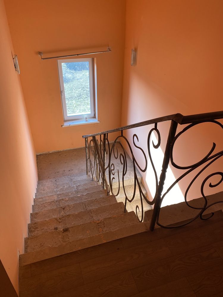 Оренда будинку 420 м²