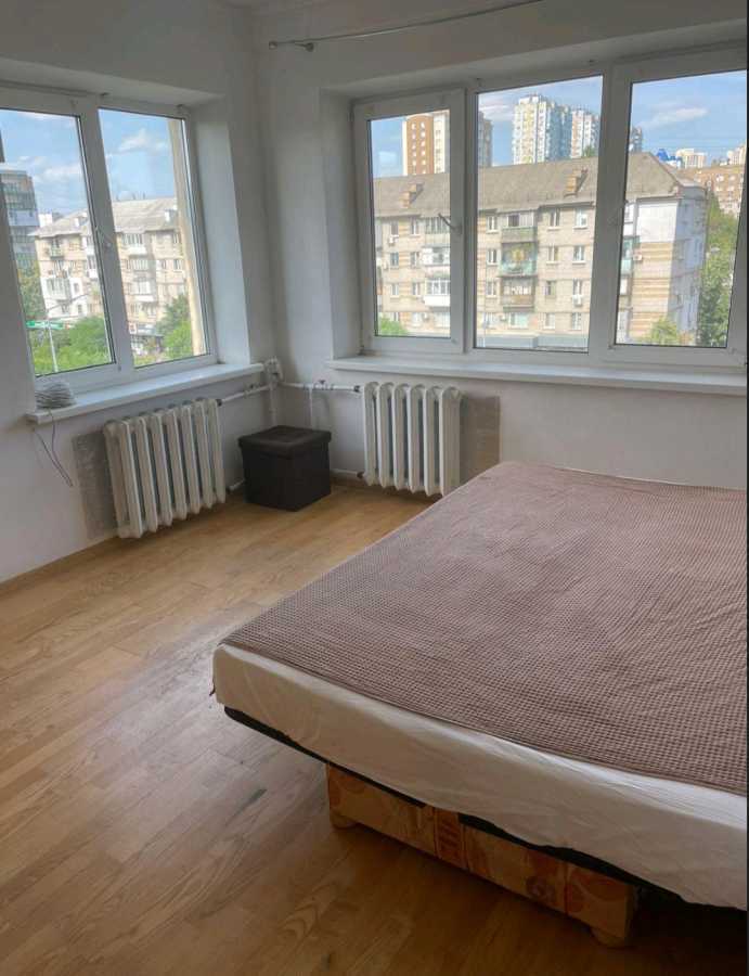 Оренда 2-кімнатної квартири 45 м², Праці бул., 1
