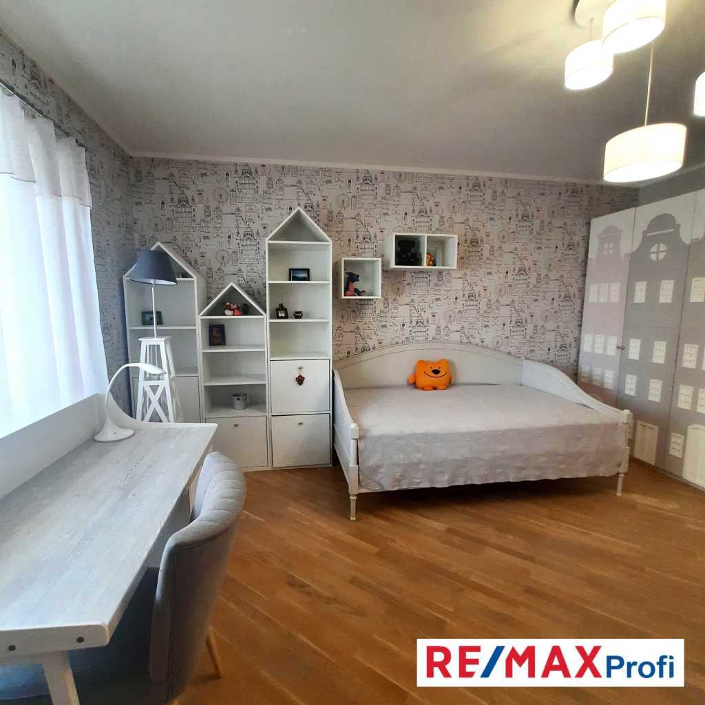 Аренда 3-комнатной квартиры 135 м², Героев Сталинграда просп., 22