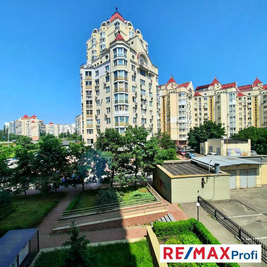 Оренда 3-кімнатної квартири 135 м², Героїв Сталінграда просп., 22