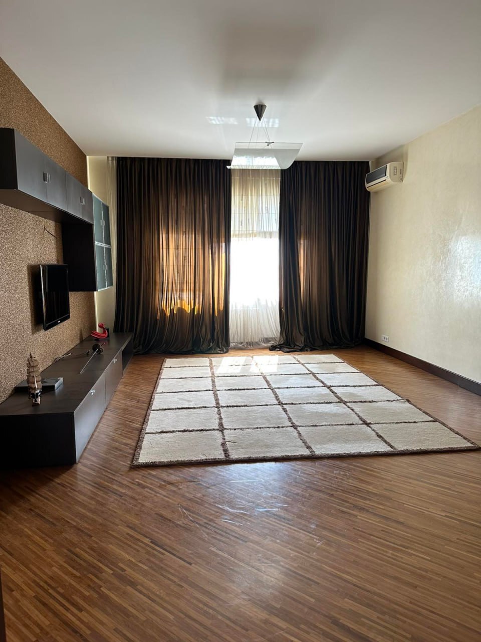 Продаж 3-кімнатної квартири 130 м², Новосельского вул., 69/71