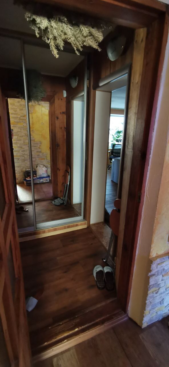 Продаж 4-кімнатної квартири 84 м²