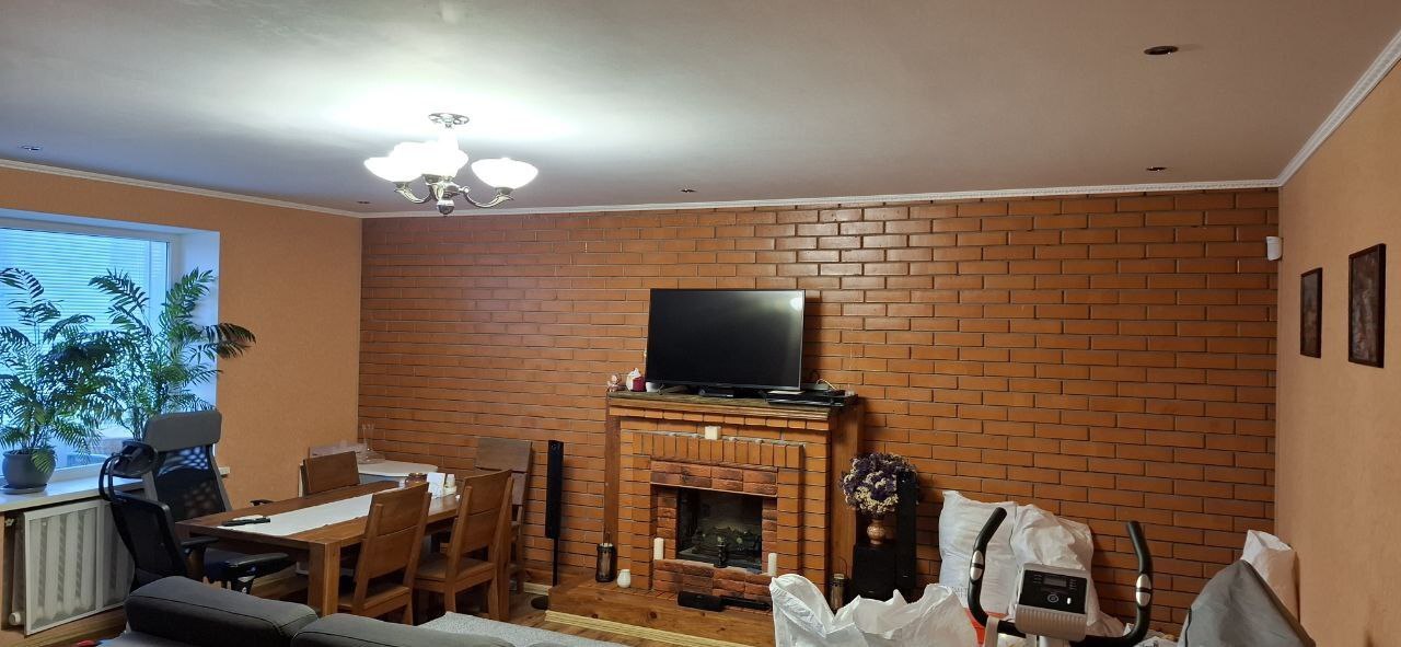 Продаж 4-кімнатної квартири 84 м²