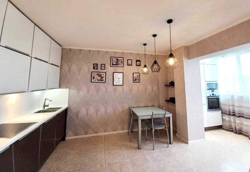 Продаж 2-кімнатної квартири 56 м², Харківське шосе, 56