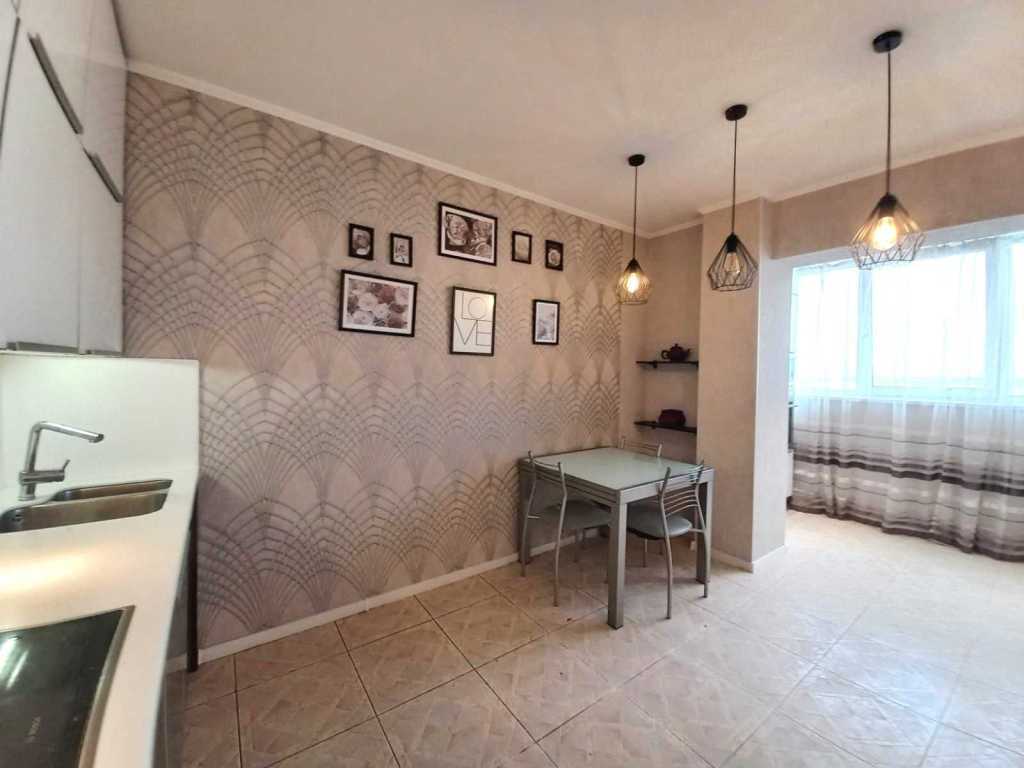 Продаж 2-кімнатної квартири 56 м², Харківське шосе, 56