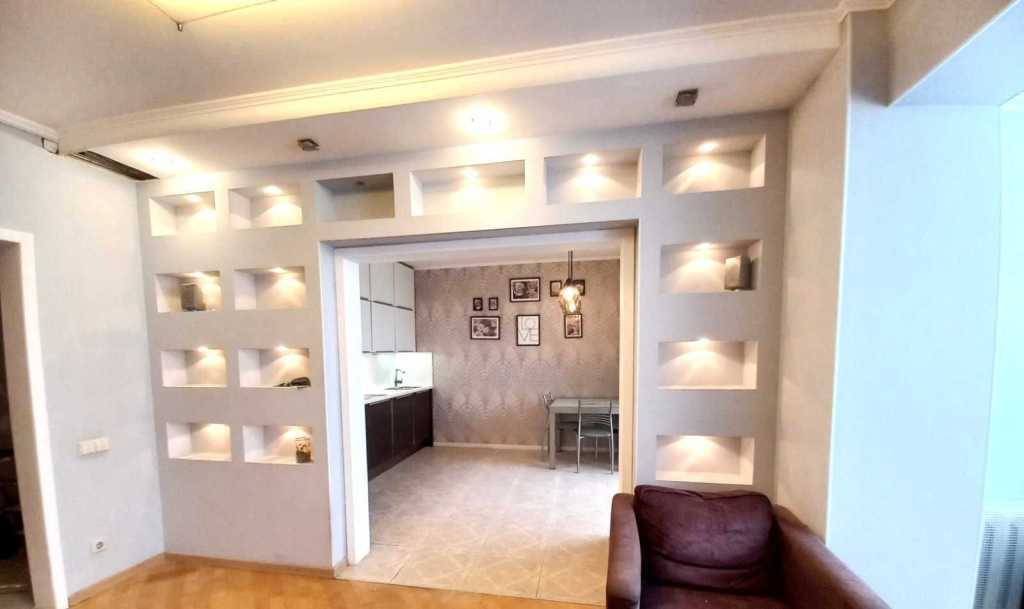 Продаж 2-кімнатної квартири 56 м², Харківське шосе, 56