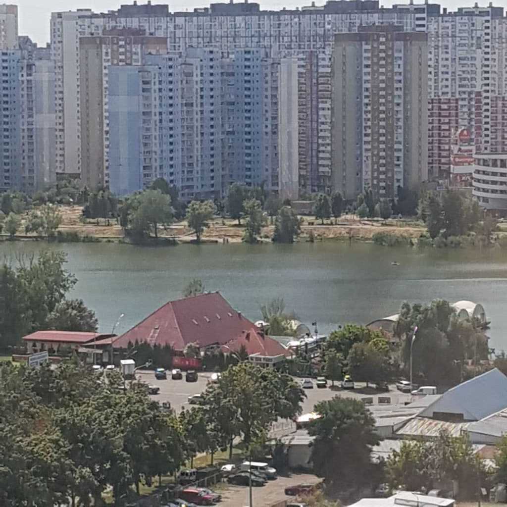 Продаж 2-кімнатної квартири 56 м², Харківське шосе, 56