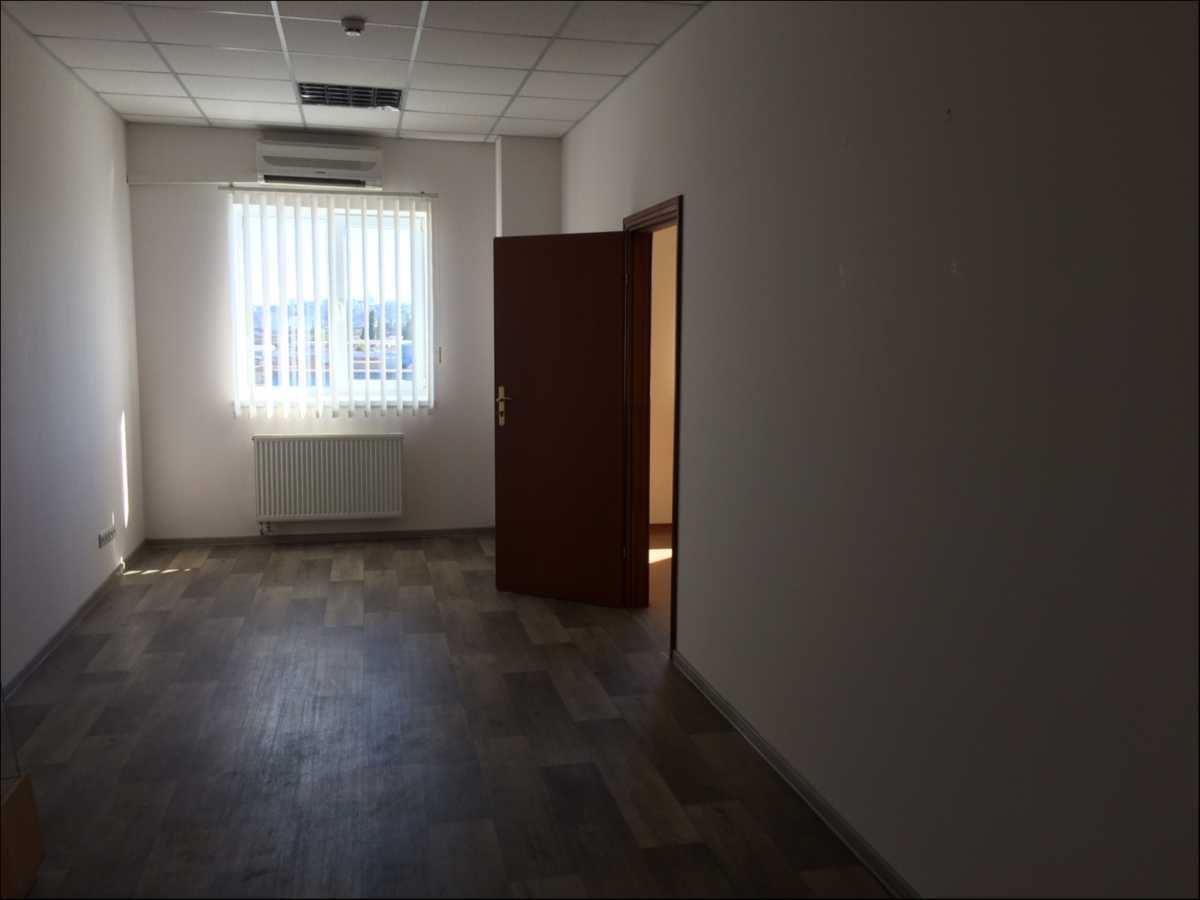 Оренда офісу 286.6 м², Вікентія Хвойки вул., 21
