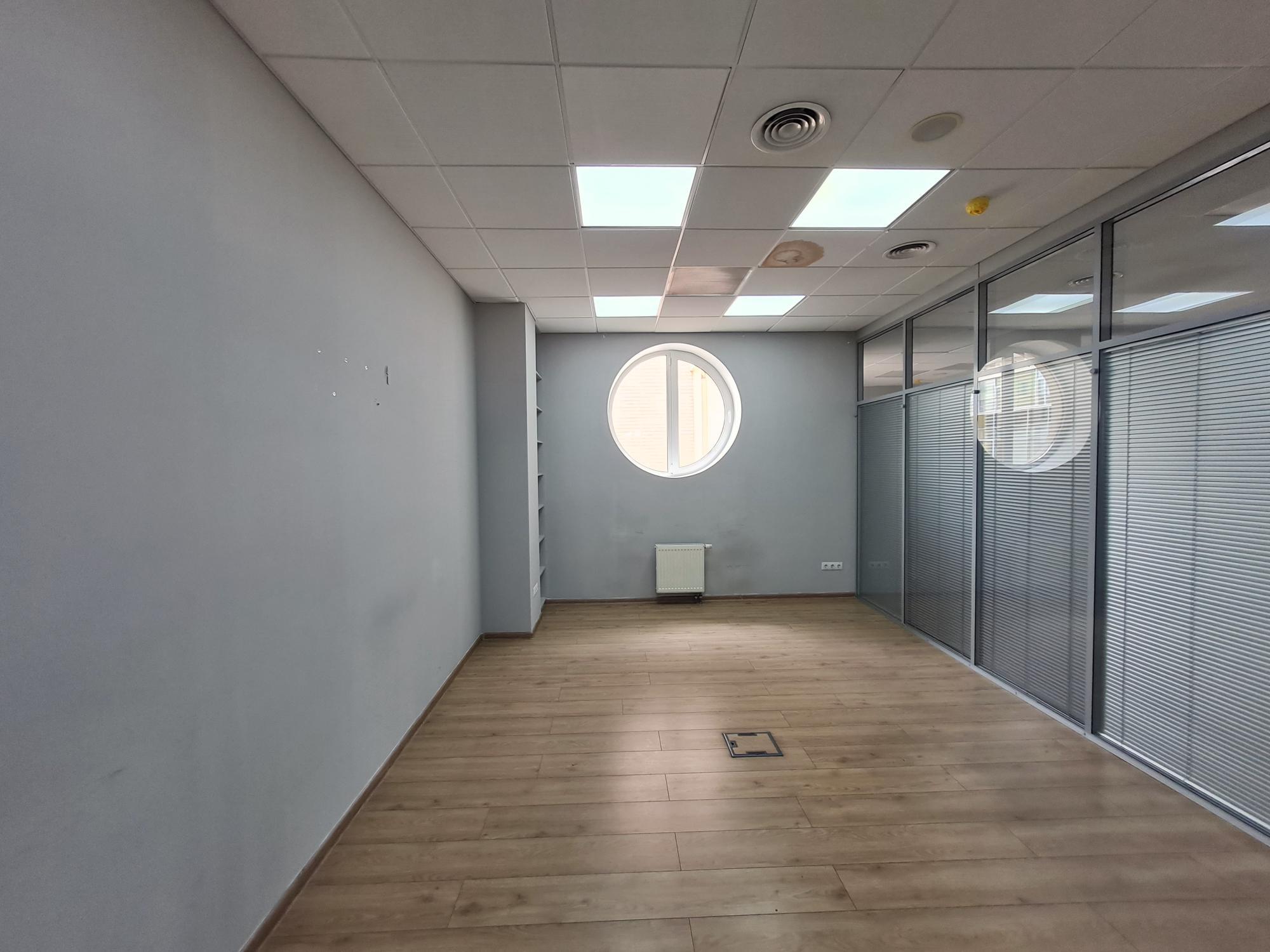 Оренда офісу 291 м², Іллінська вул., 8
