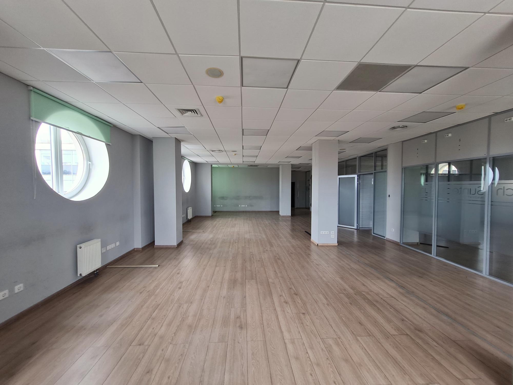 Оренда офісу 291 м², Іллінська вул., 8