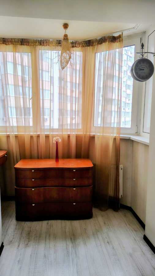 Аренда 3-комнатной квартиры 70 м², Михаила Донца ул., Драгоманова, 6/1