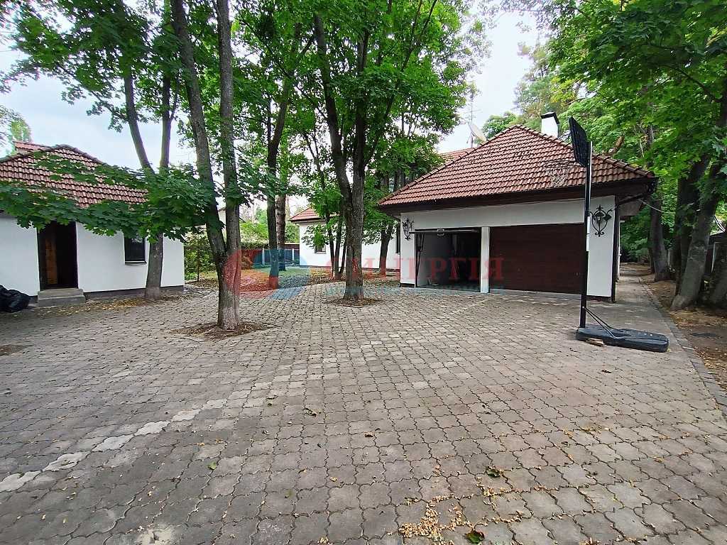 Оренда будинку 340 м², Центральна вул.