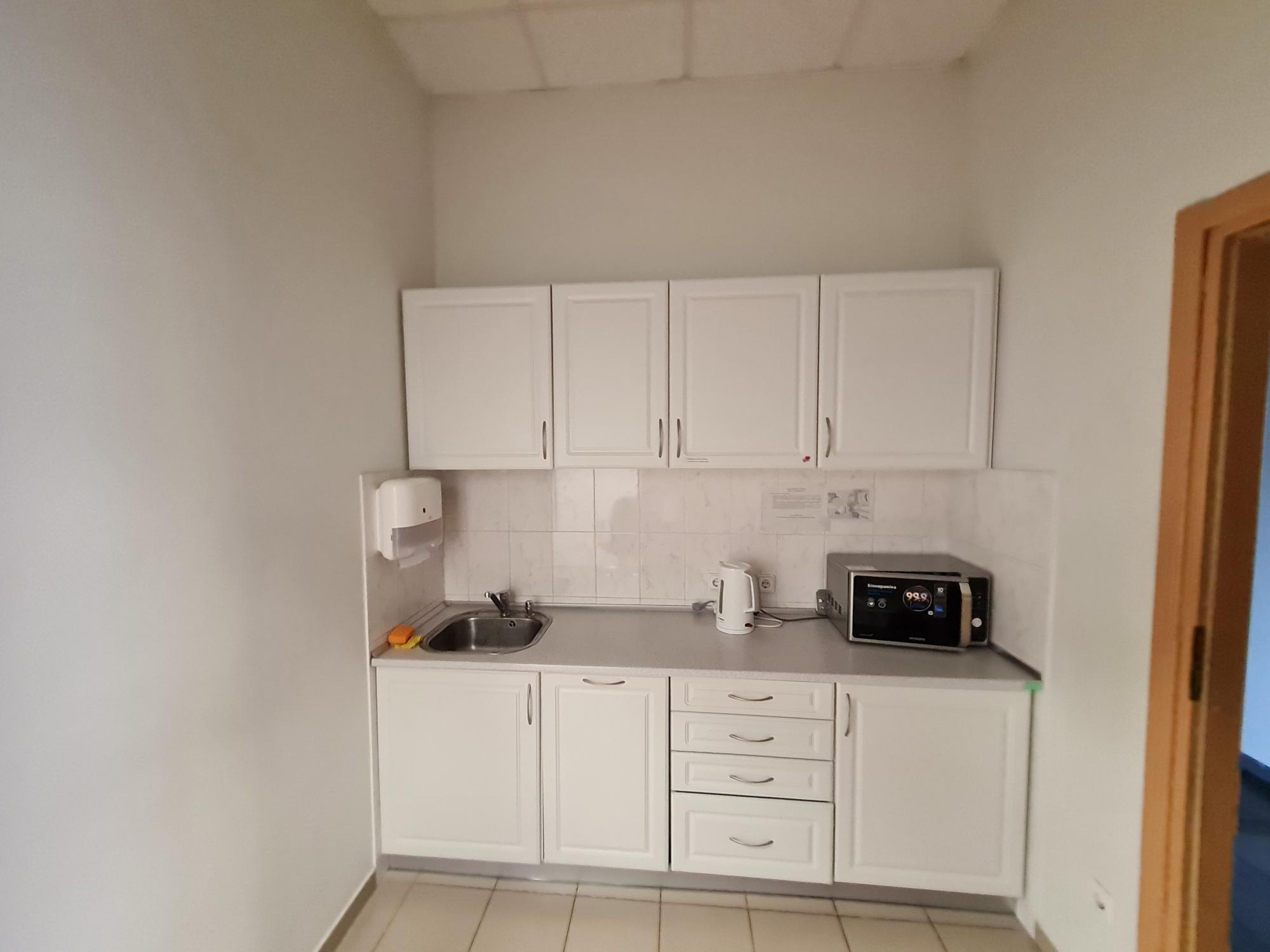 Оренда офісу 299 м², Іллінська вул., 8