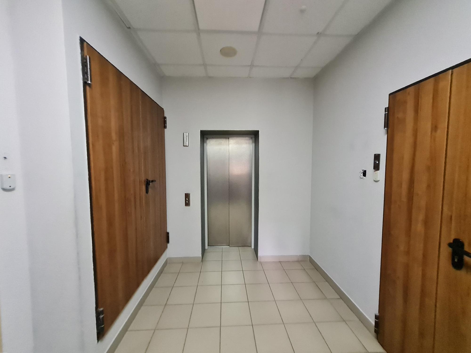 Оренда офісу 299 м², Іллінська вул., 8