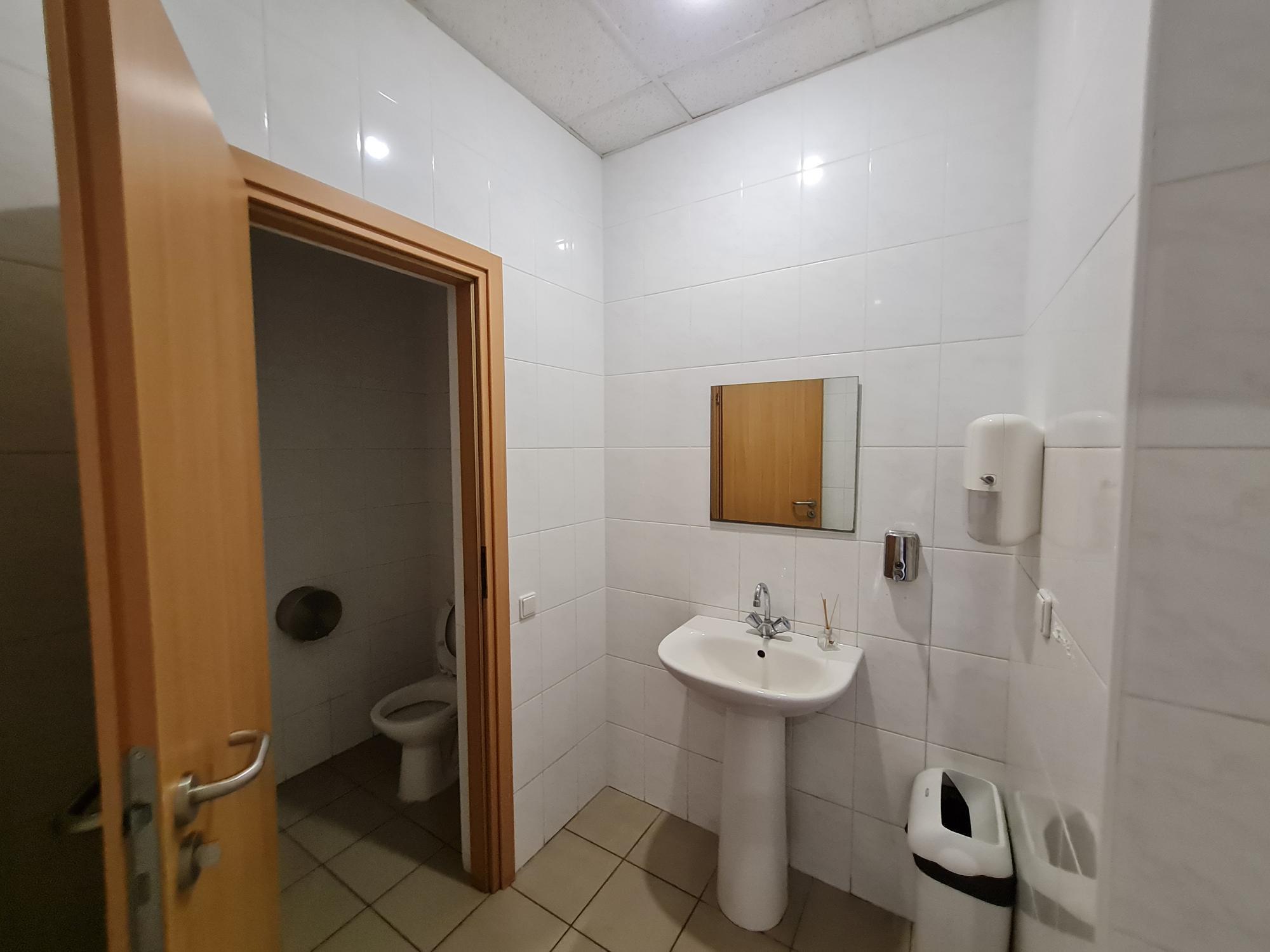 Оренда офісу 299 м², Іллінська вул., 8