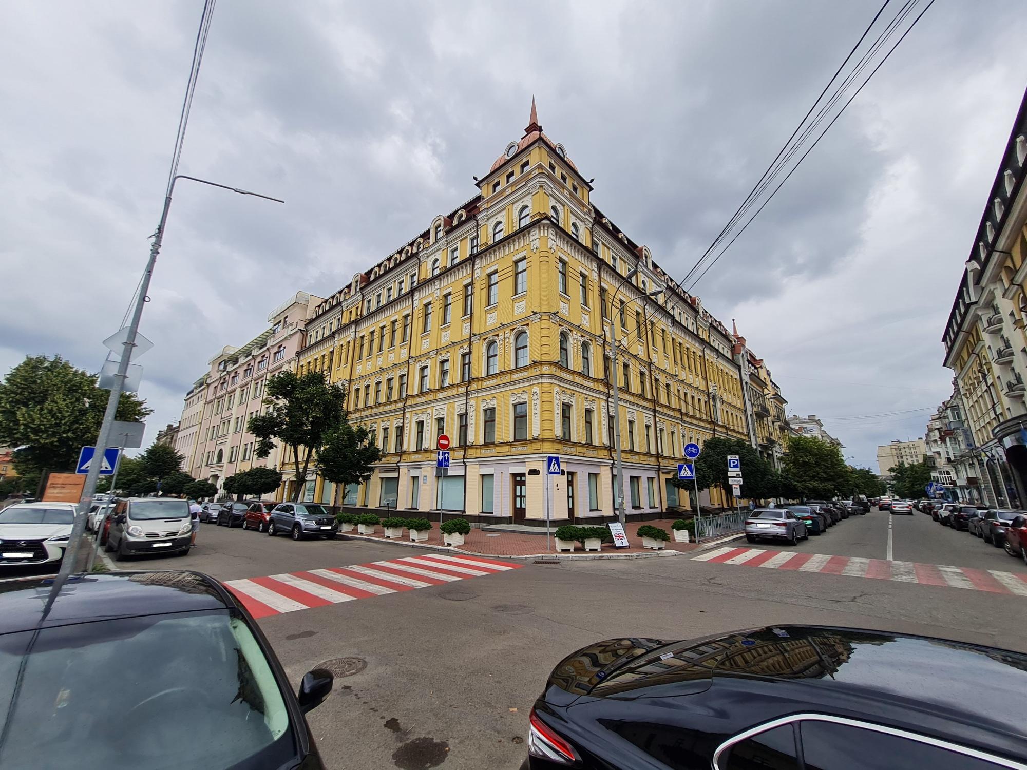Оренда офісу 299 м², Іллінська вул., 8
