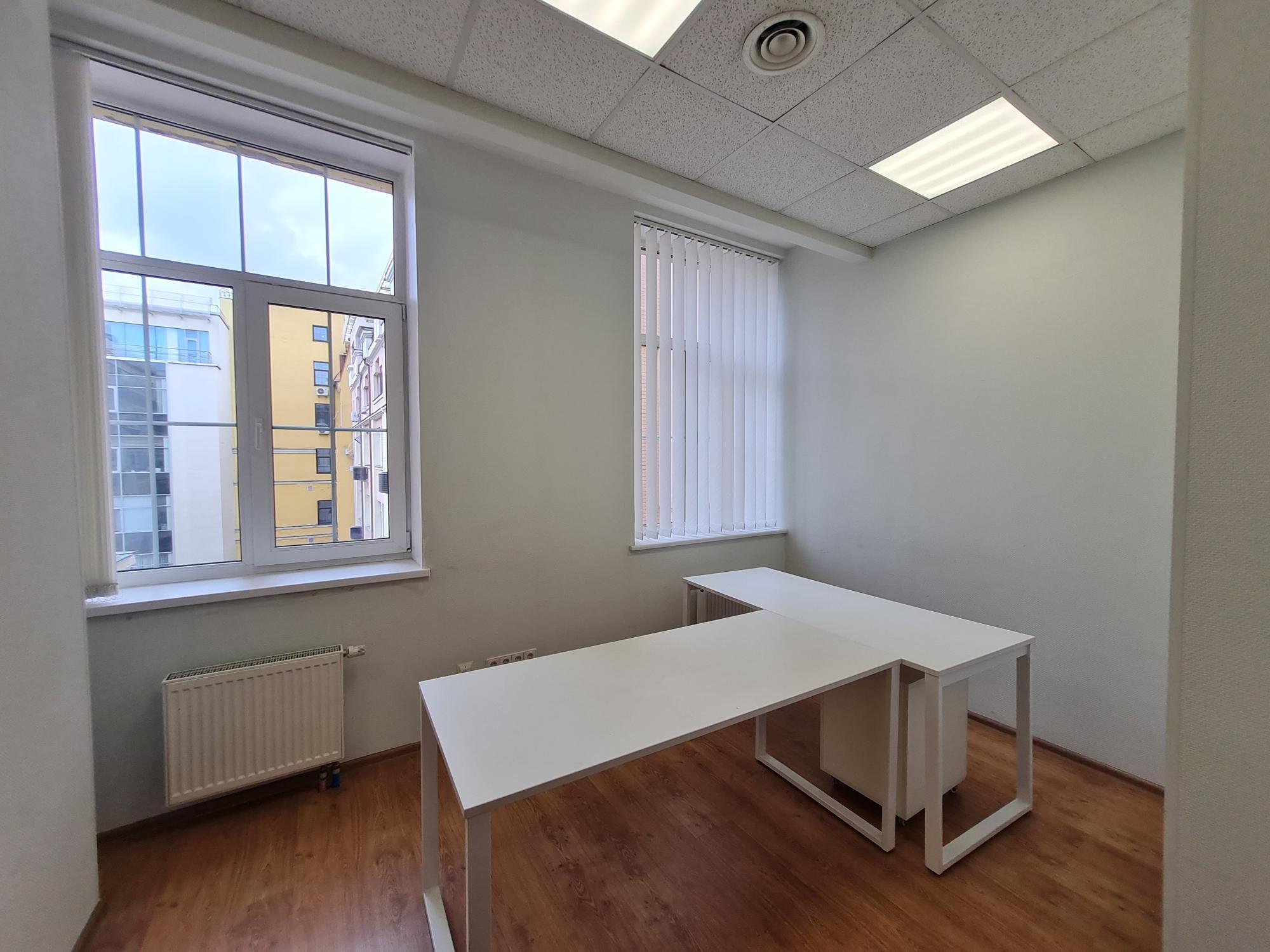 Оренда офісу 299 м², Іллінська вул., 8