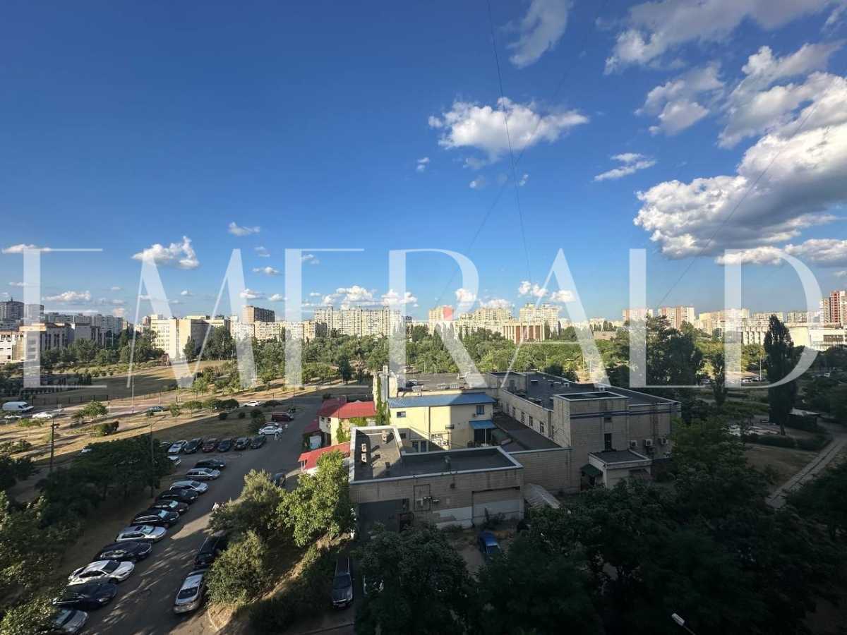 Продаж 2-кімнатної квартири 60.3 м², Архітектора Ніколаєва вул., 9А