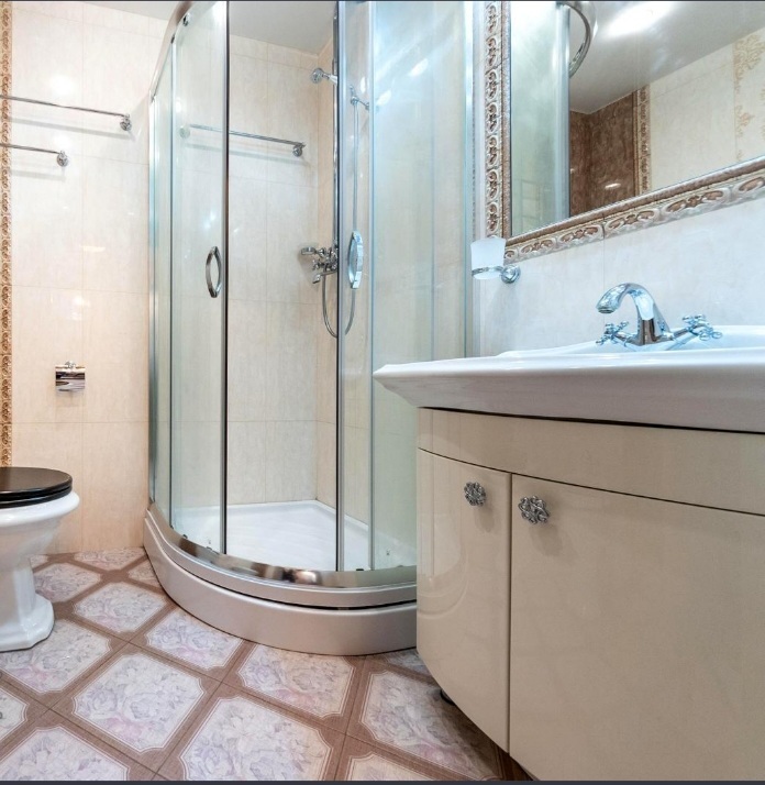 Продажа 5-комнатной квартиры 172 м², Боголюбова ул., 16